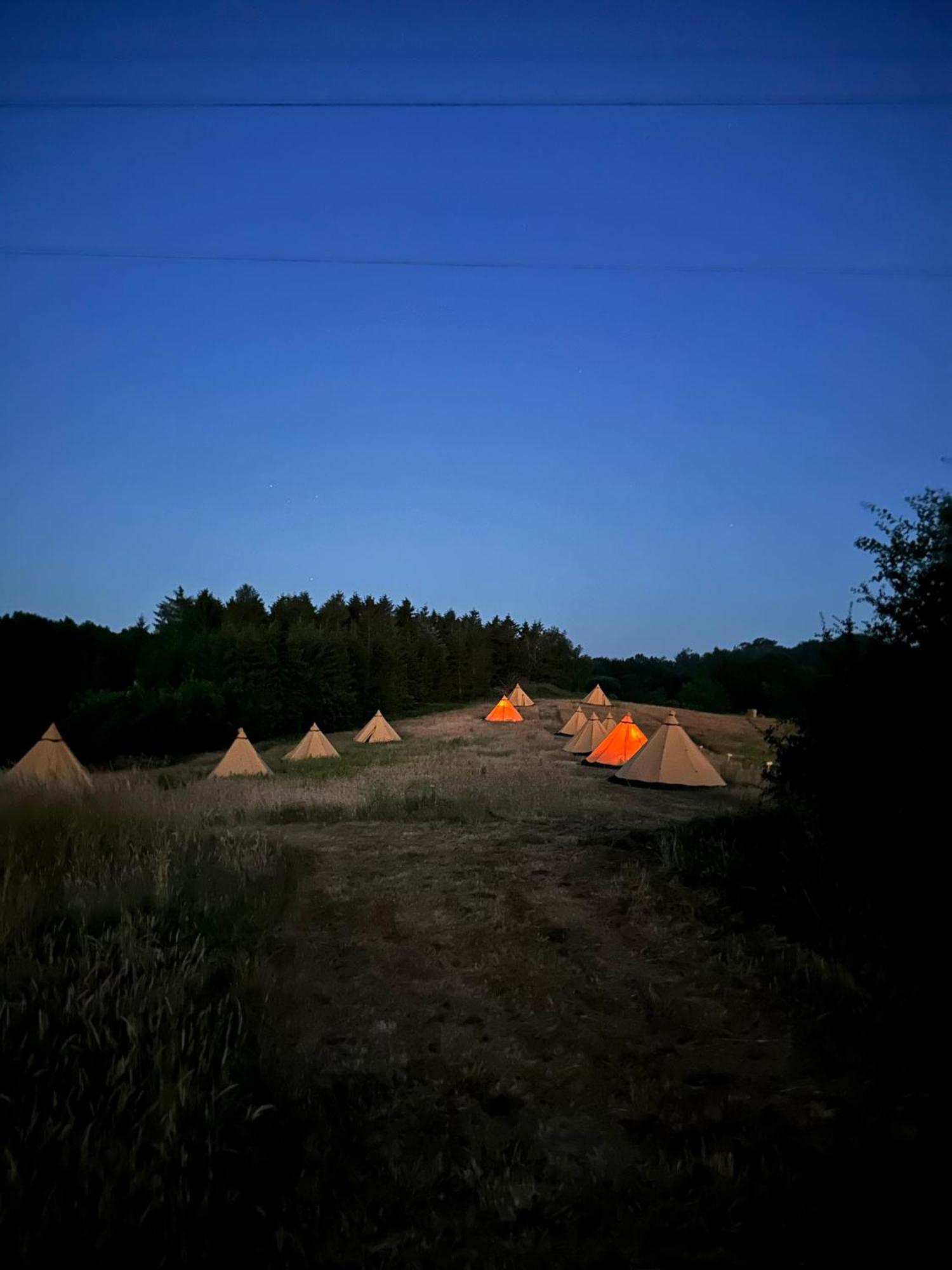 ホテル Krusmolle Glamping オーベンロー エクステリア 写真